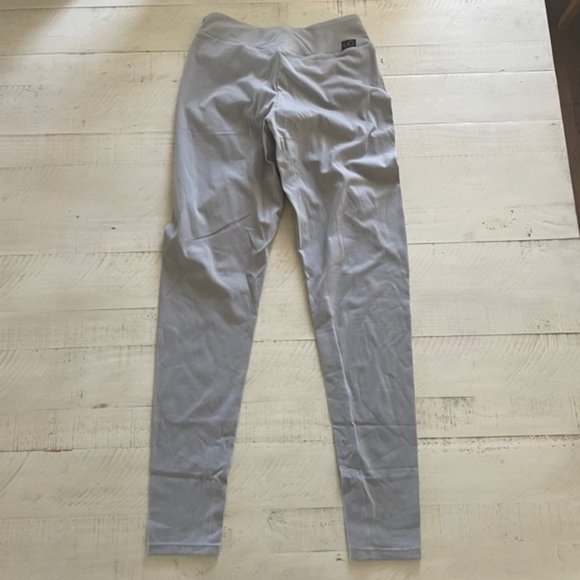 Lici Fir Iced V-Cut Scrunch Legging - Picture 3 of 5